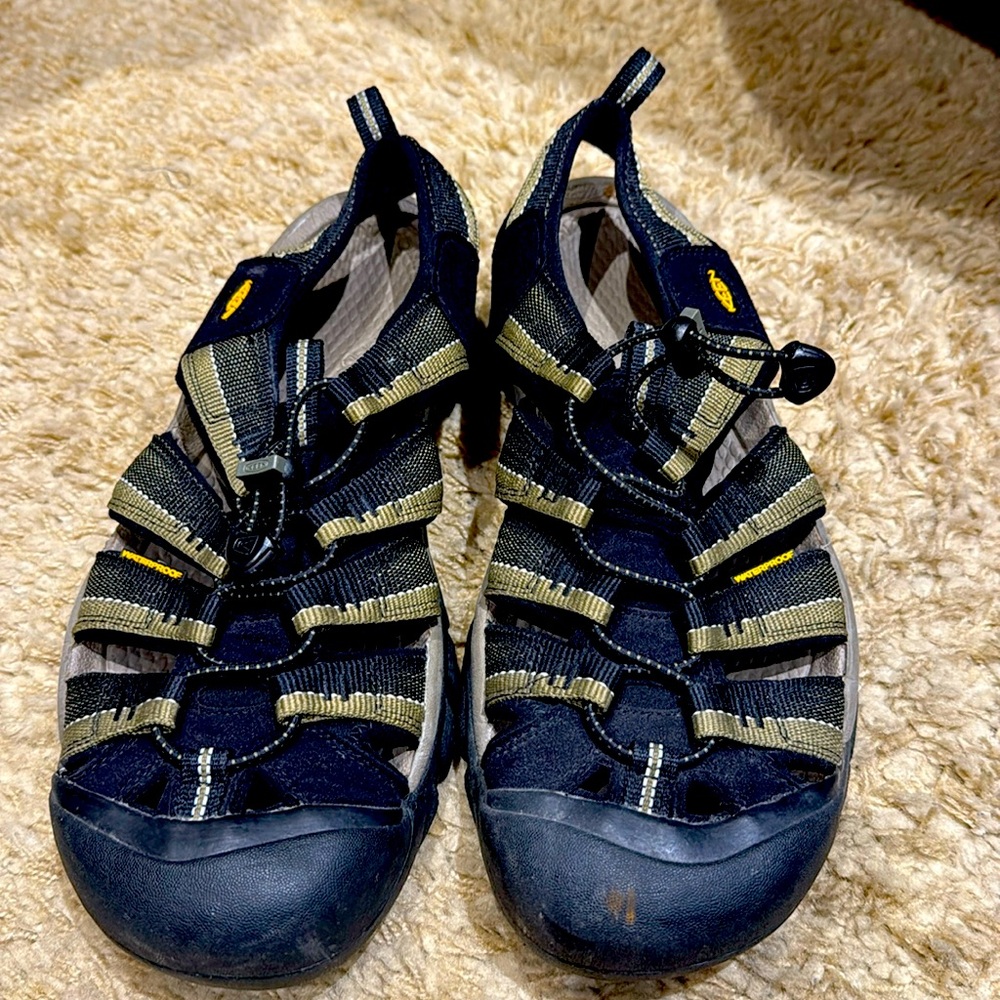 KEEN Men’s Size 11 Footwear Sandals Water Outdoor H2 1001906 EUC